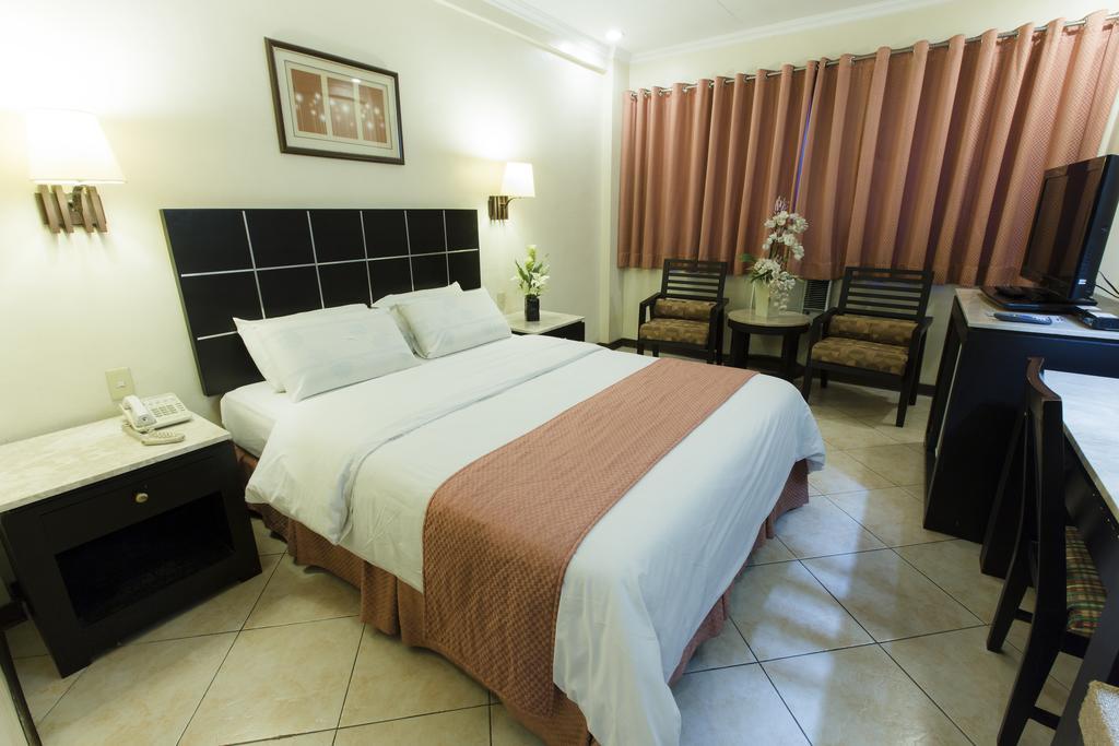 Goldenfield Kundutel Hotel Bacolod Exterior foto