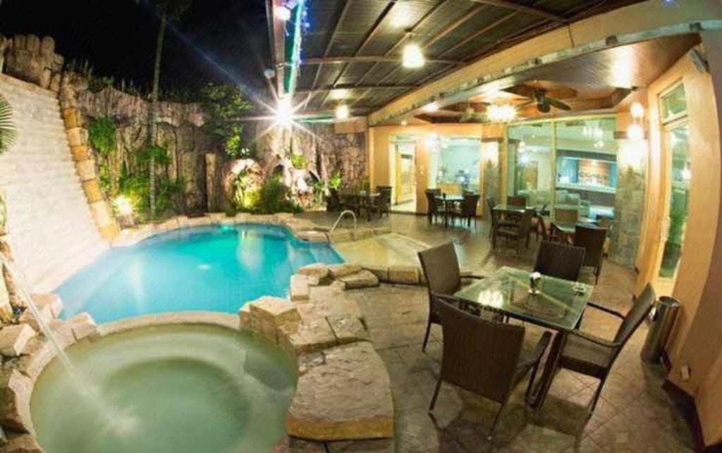 Goldenfield Kundutel Hotel Bacolod Exterior foto