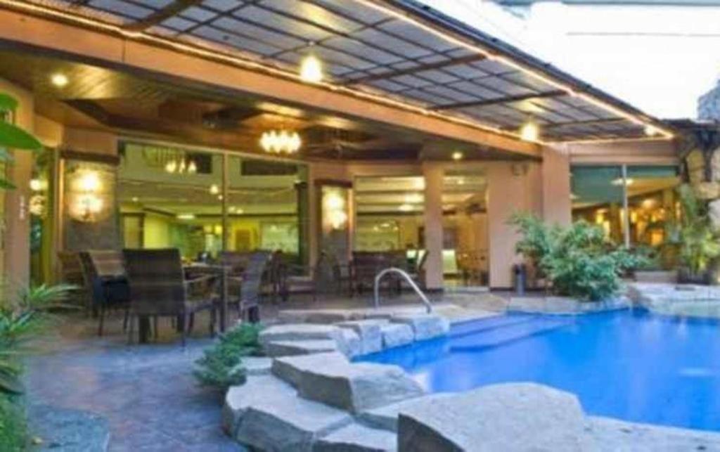 Goldenfield Kundutel Hotel Bacolod Exterior foto