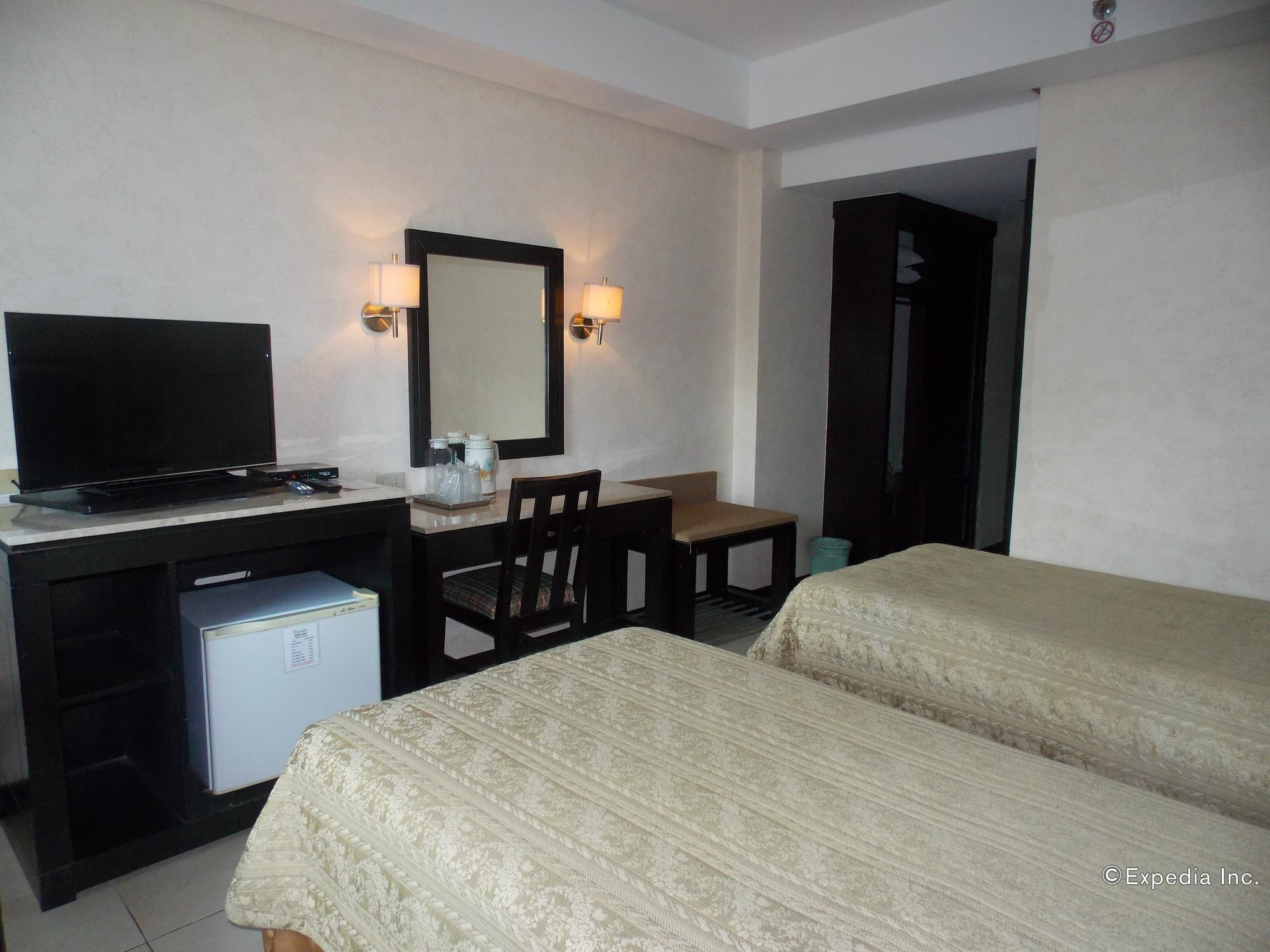 Goldenfield Kundutel Hotel Bacolod Exterior foto