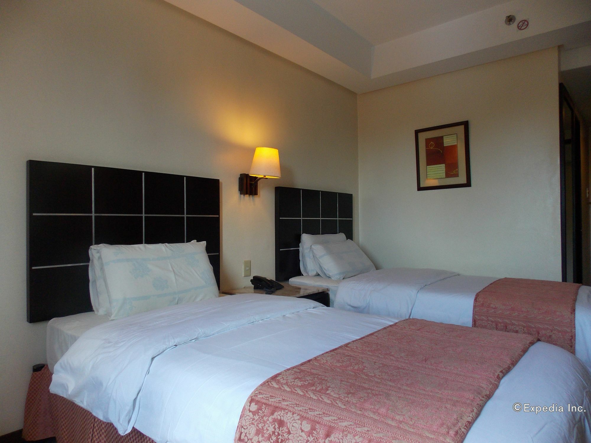 Goldenfield Kundutel Hotel Bacolod Exterior foto